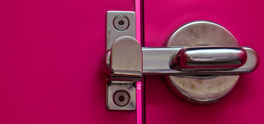 Childproof Gate Lock in Stevenson Ranch, California