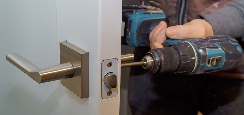 Broken Door Handle Lock Repair in Stevenson Ranch, California